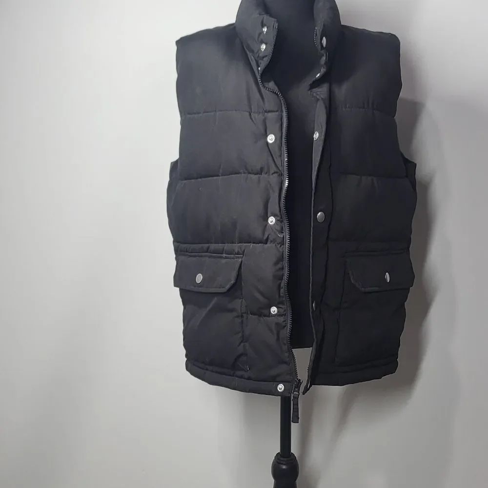 Old Navy Women's Black Puffer Vest
